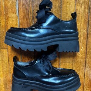 Platform Lug Sole Lace-Up Derby Shoes - Black